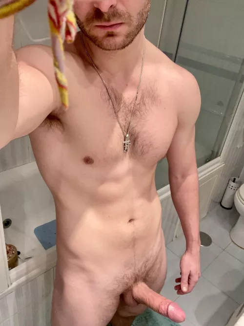 Showering is a 2 person sport