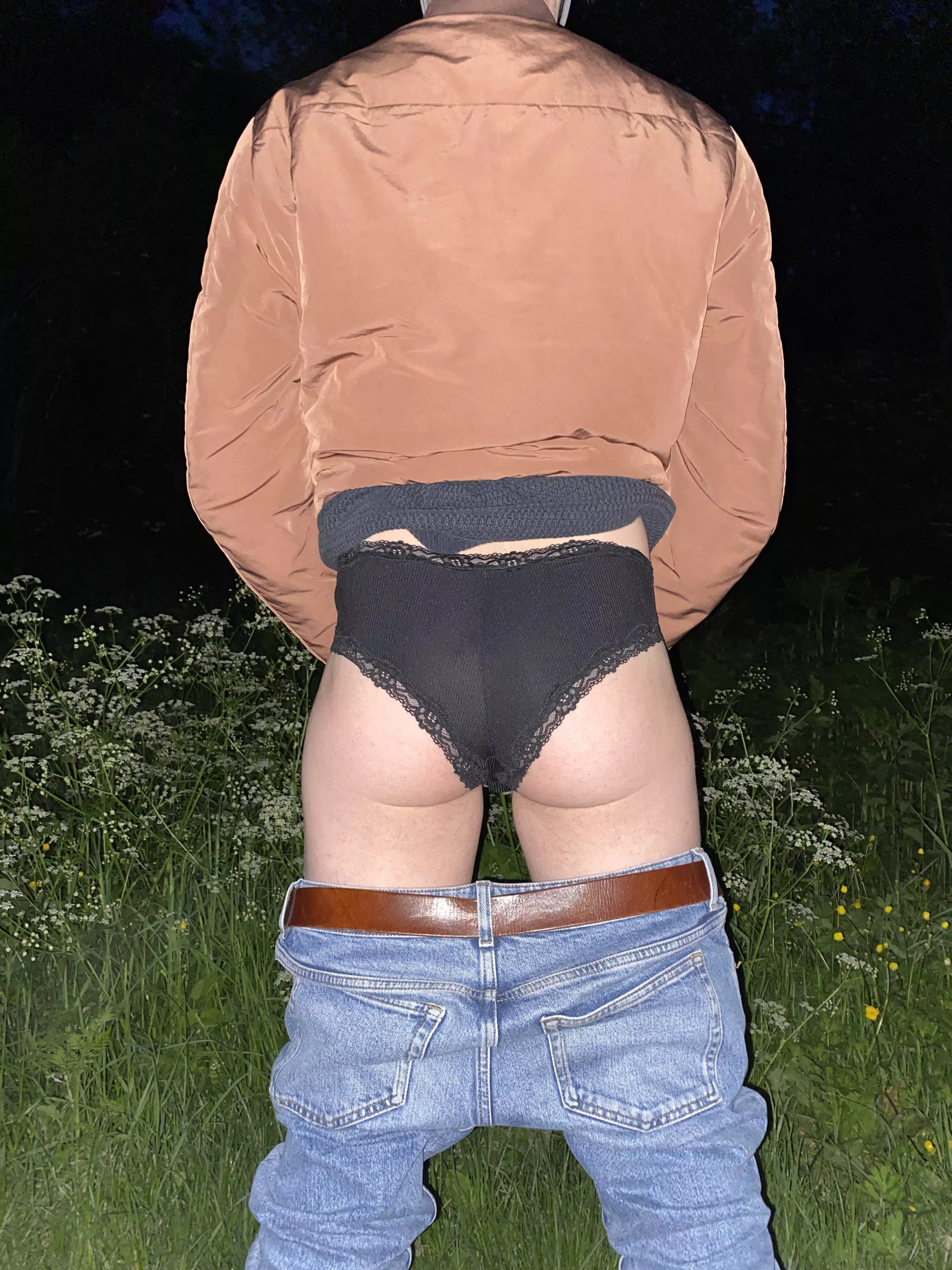 Take me on a midnight walk and I’ll surely drop my pants ✨