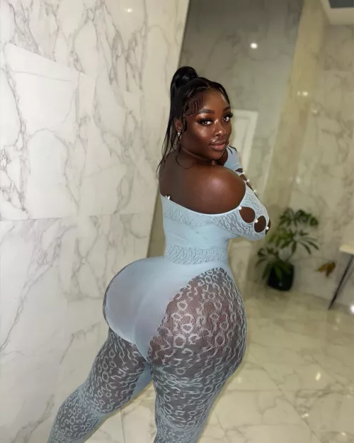 This should be the New Norm...BBL and Implants 🥰🥰😍🥰🥰🥰🥰