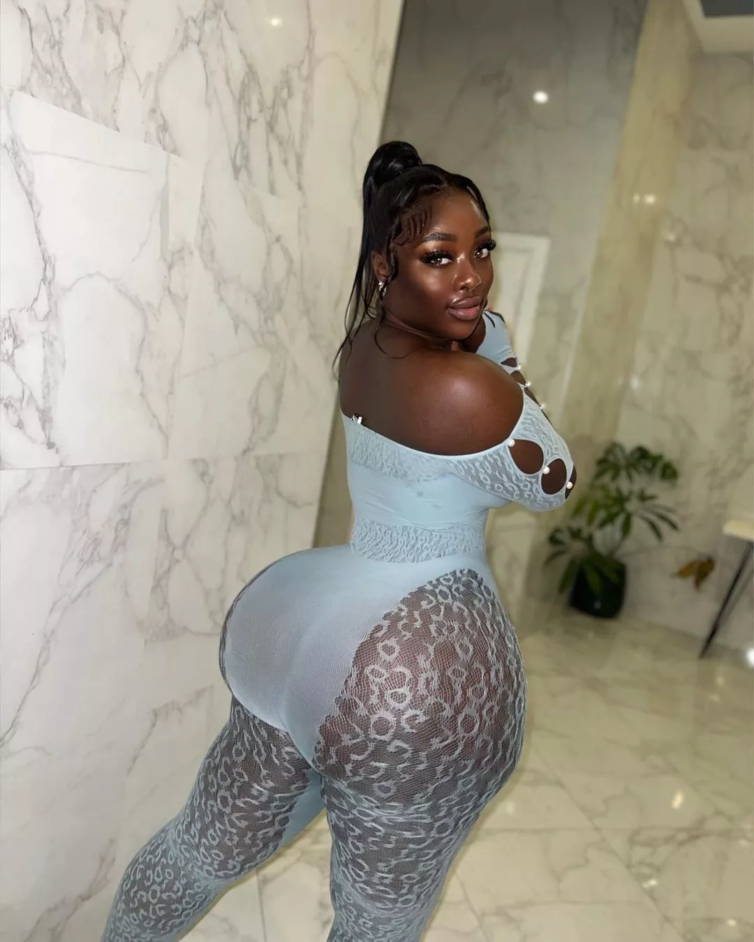 This should be the New Norm...BBL and Implants 🥰🥰😍🥰🥰🥰🥰