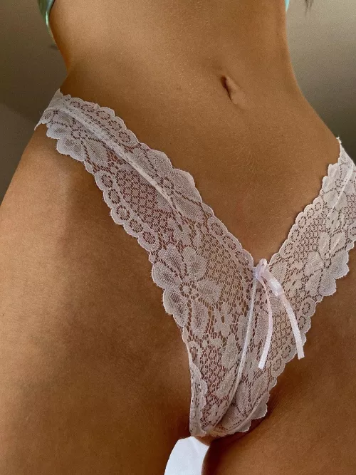 thongs are so nice to cut into me