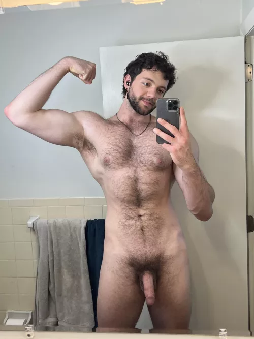 Too big and pretty to not be bending someone over my sink 🤪