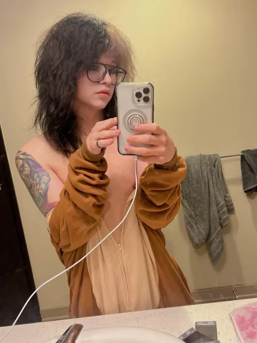 Went to a onesie party last night and it was fun ;33