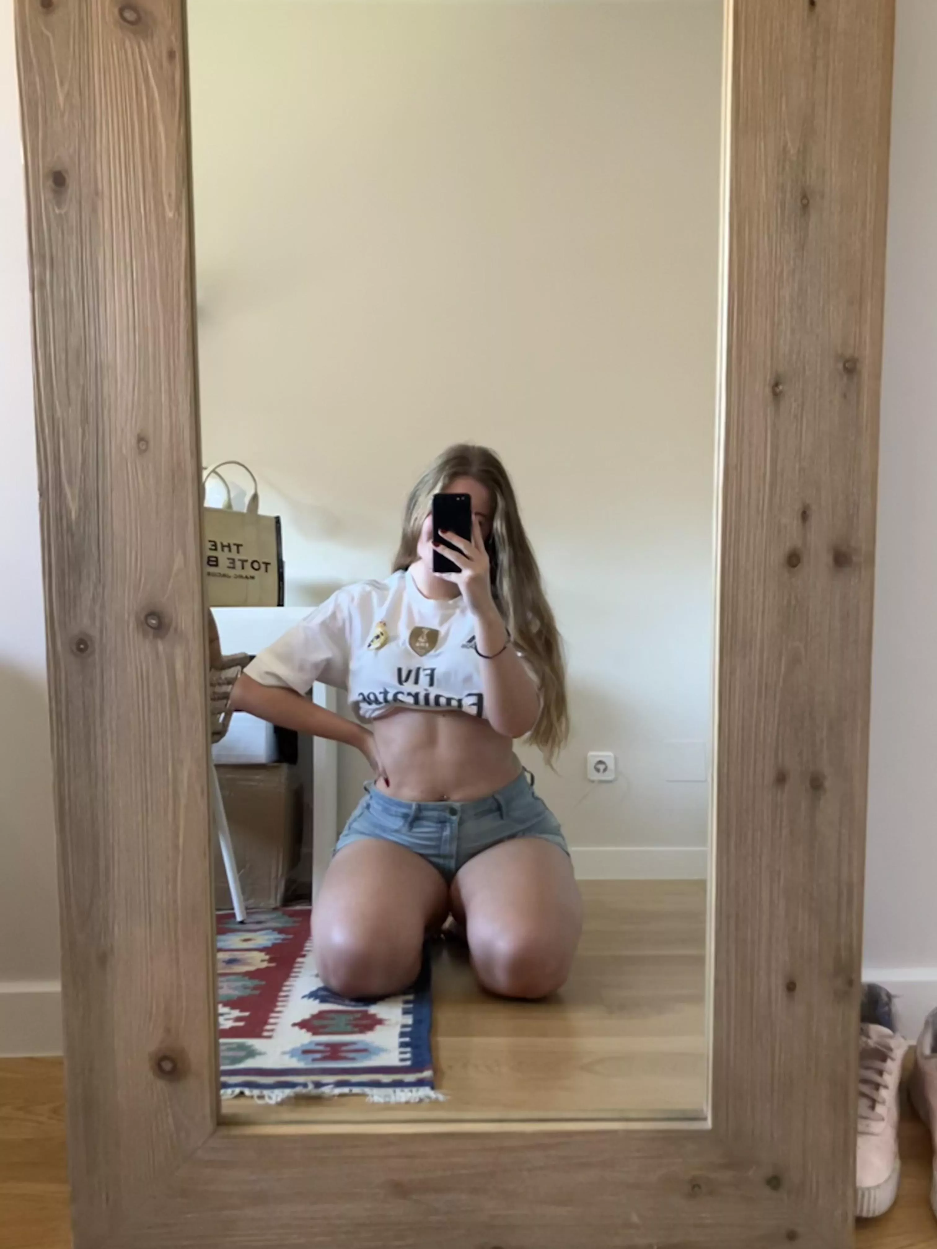 What catches ur attention first?