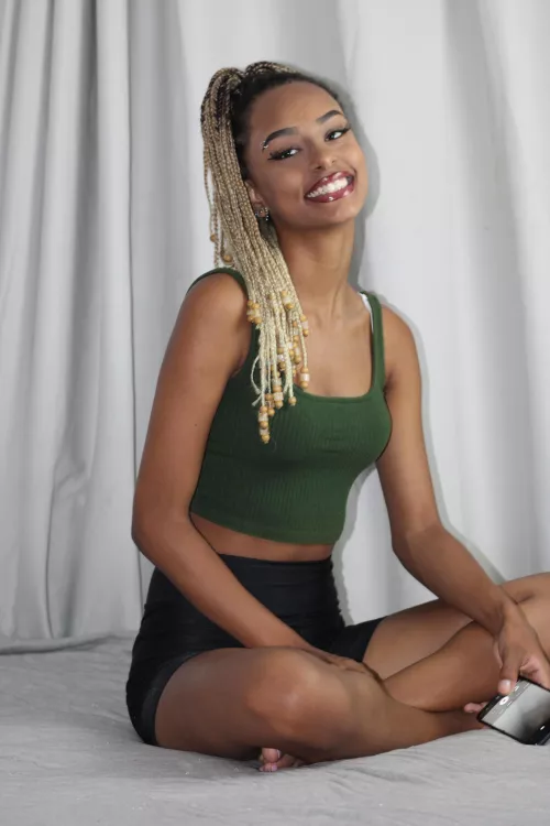 when I use lipstick with gloss just to leave him all marked