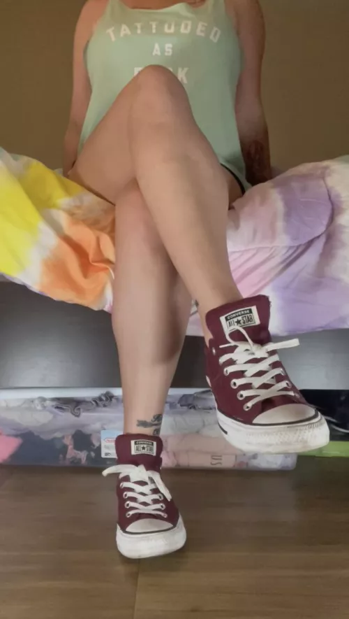 When you see a woman in red converse, do you stop and stare at her sneakers? 🤭