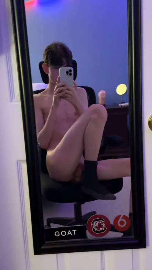 Who wants to replace the chair? 💗