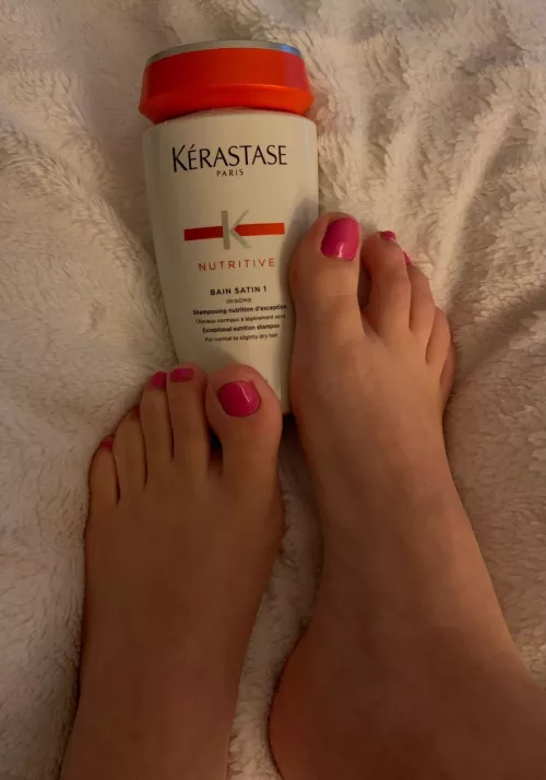 You wanna use this lotion or bring your own?😝