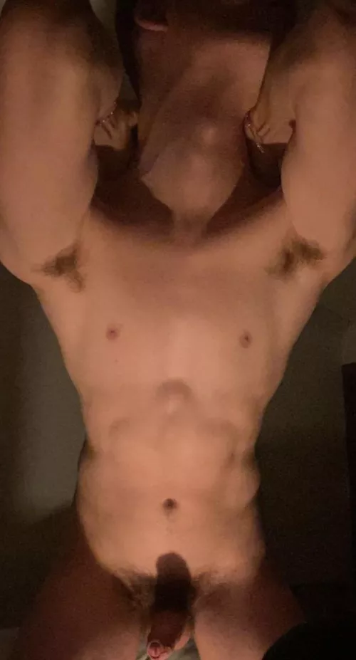 18 Canada. Any fit bros tryna bust together? edmondh.e