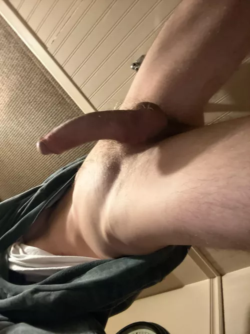 19 waiting for a thicc bttm