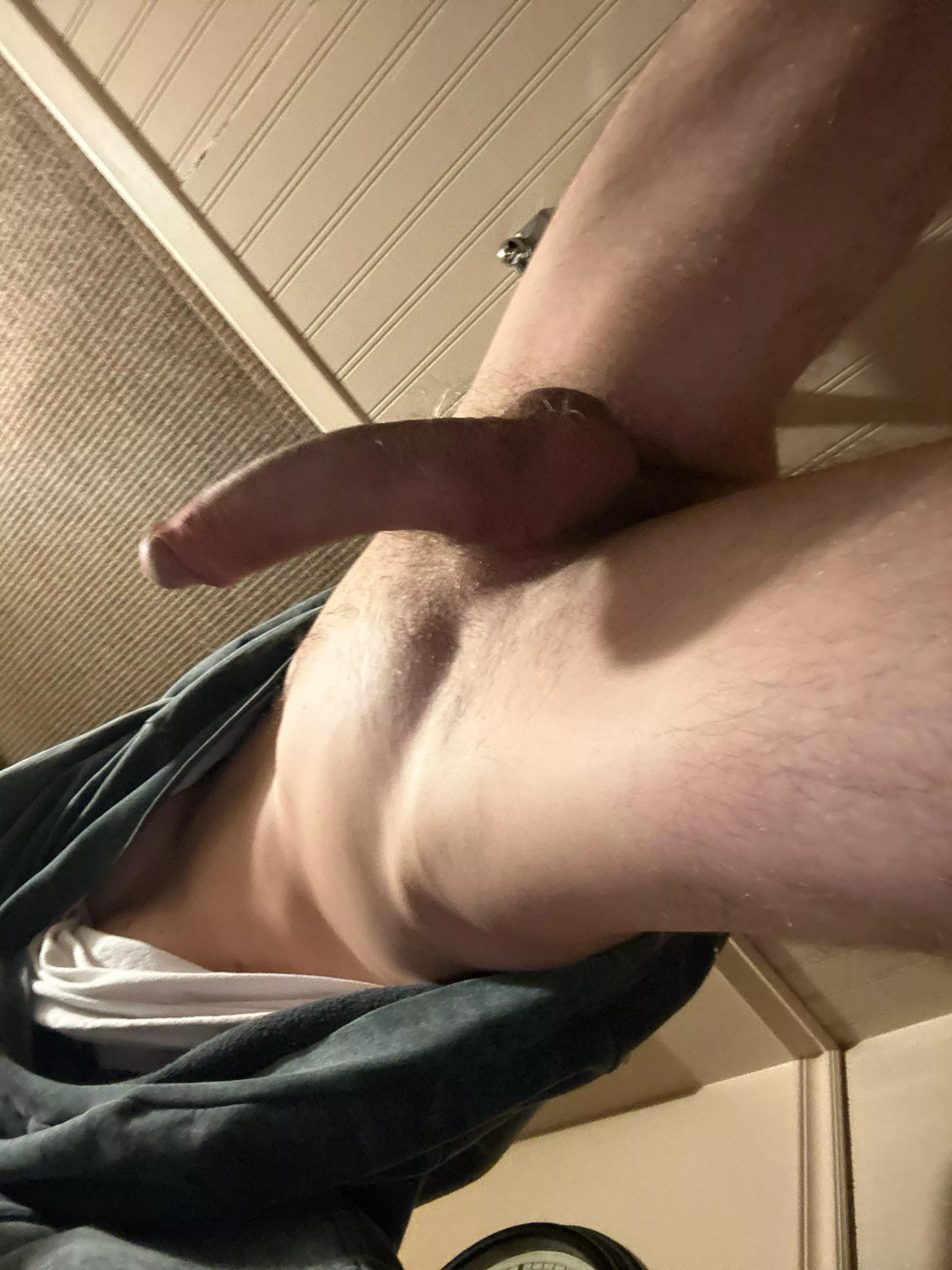 19 waiting for a thicc bttm