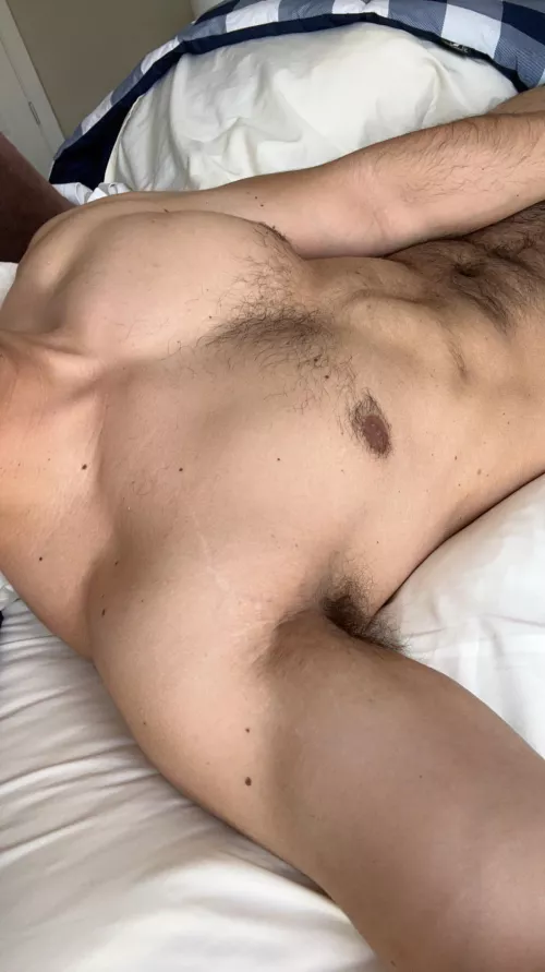 25 fit and toned looking for fit toned or muscle guys only. Be over 21 and masc. @ tmbld21