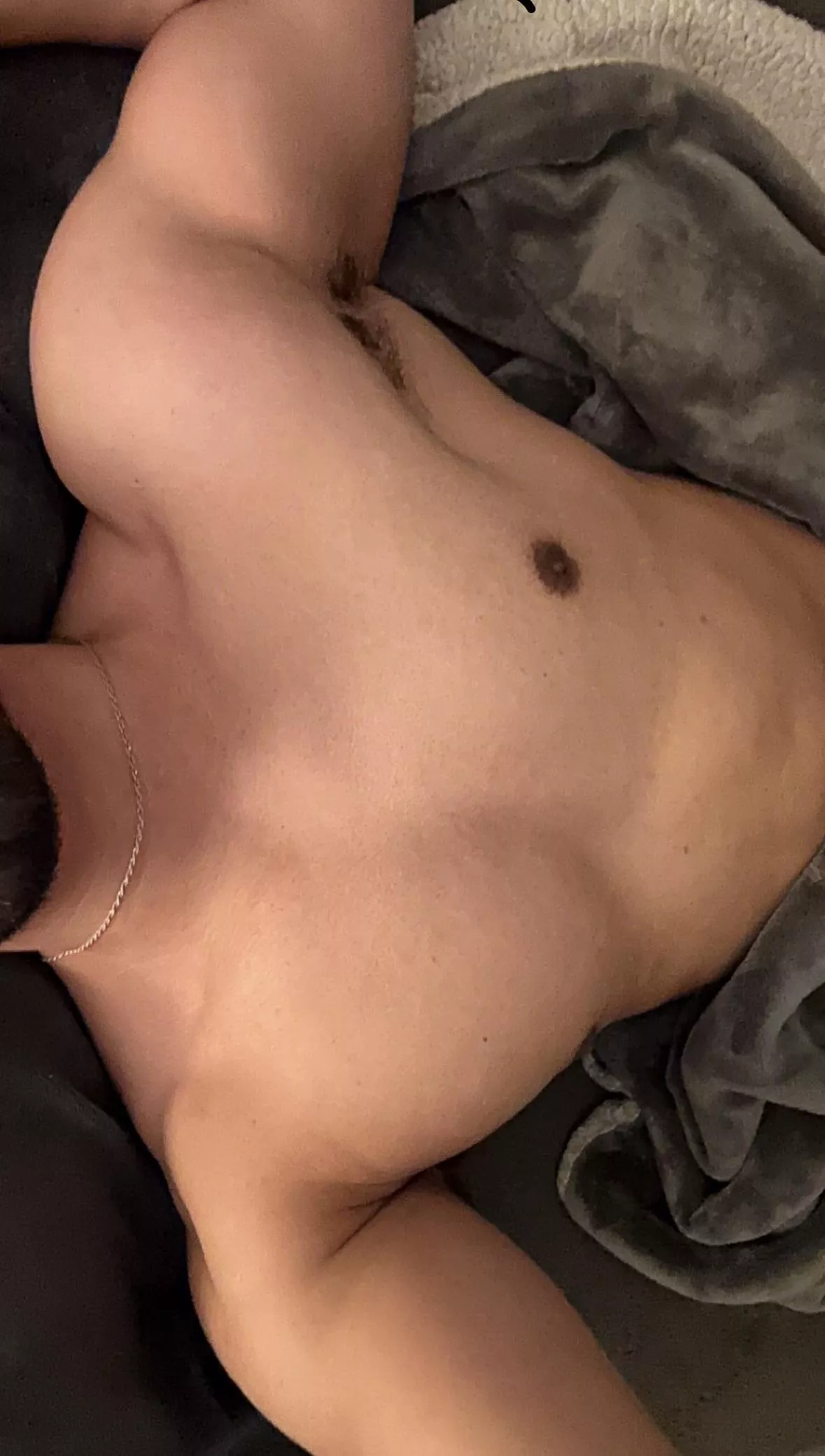 25 looking for fit, muscle, jock, twink. hairy+ Snap j83k83