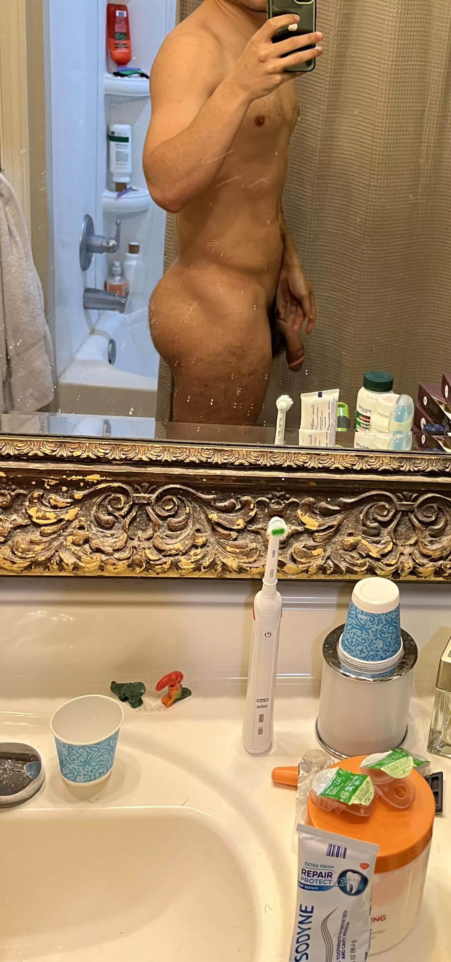 [26] Posting nudes helps me escape my mental health issues