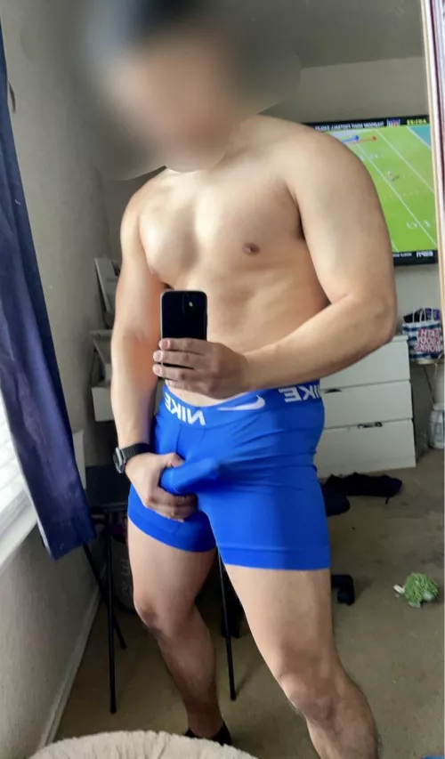 26M DMs open. Slide in the DMs and ask for the snap, might even show face