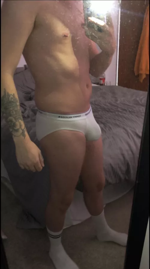 28. Uk lad. Message for my snap.