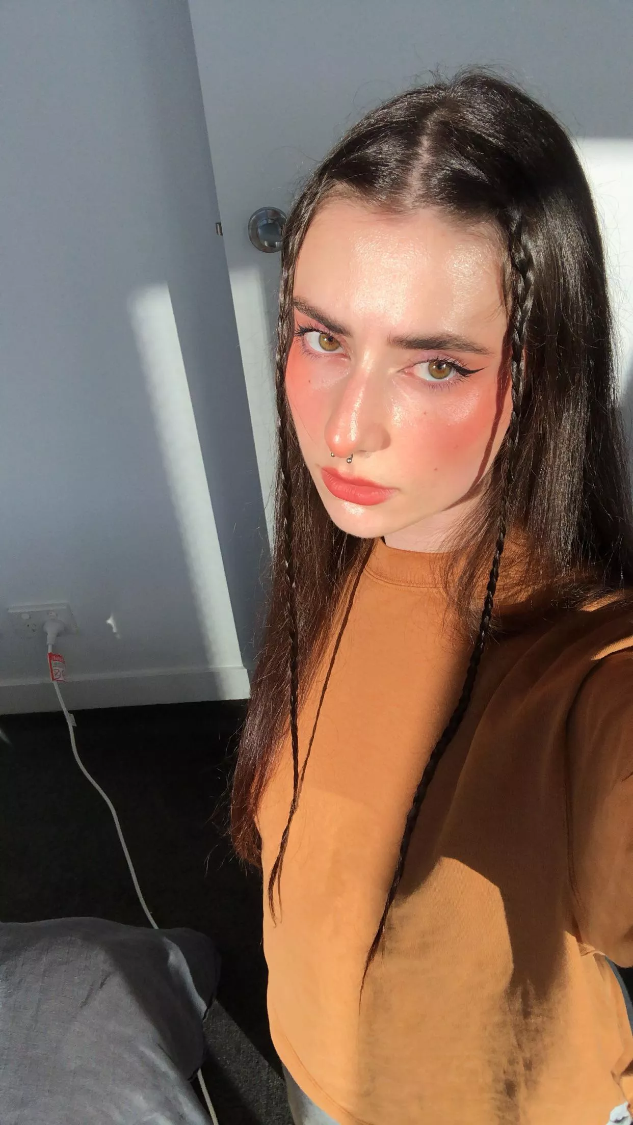 A lil sweaty face for ya 😳