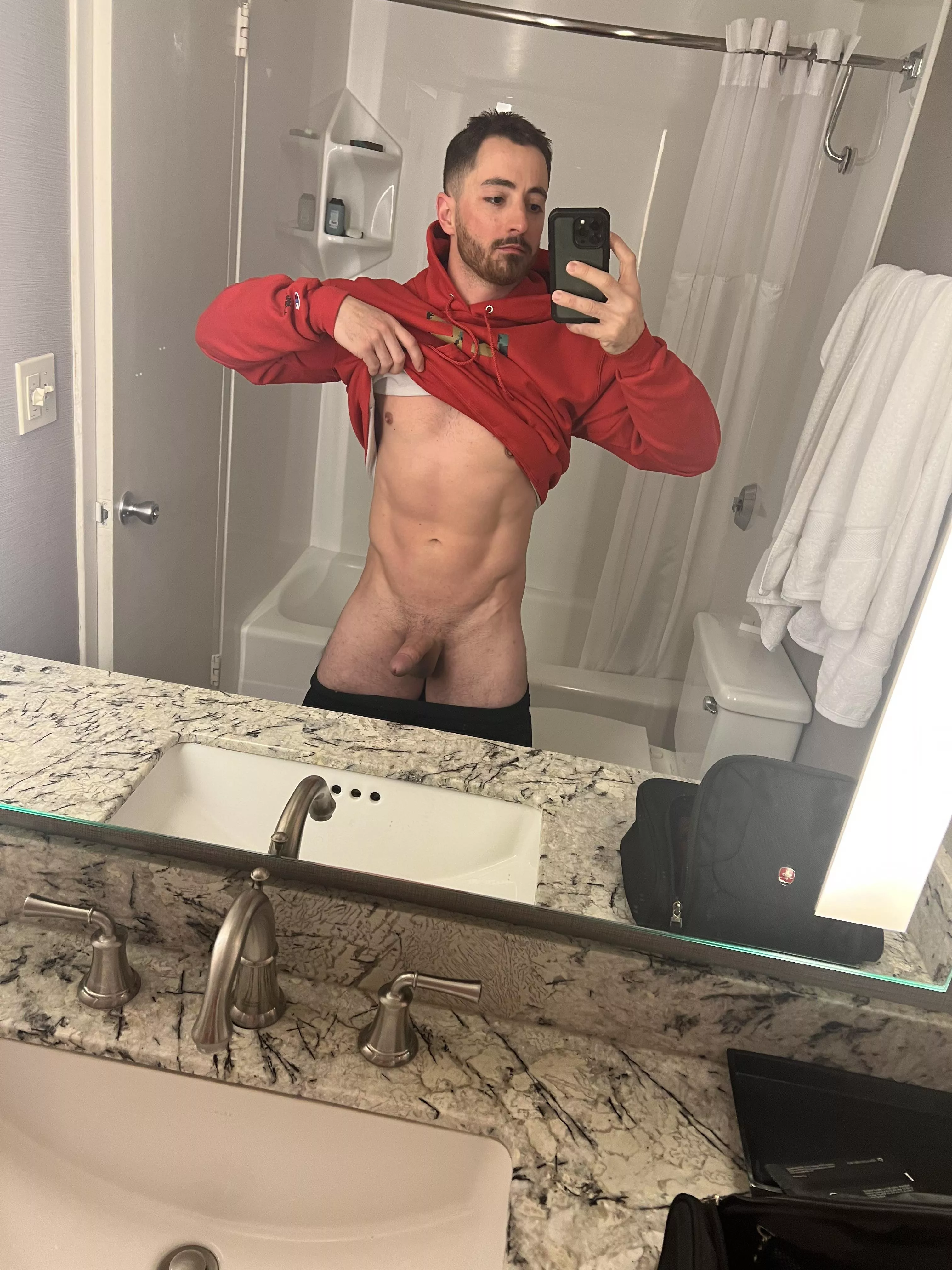 Any babes wanna chat? 😈