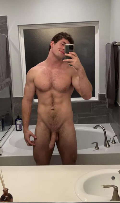 At 6’4” 240lbs I’m loving big boy season 😈