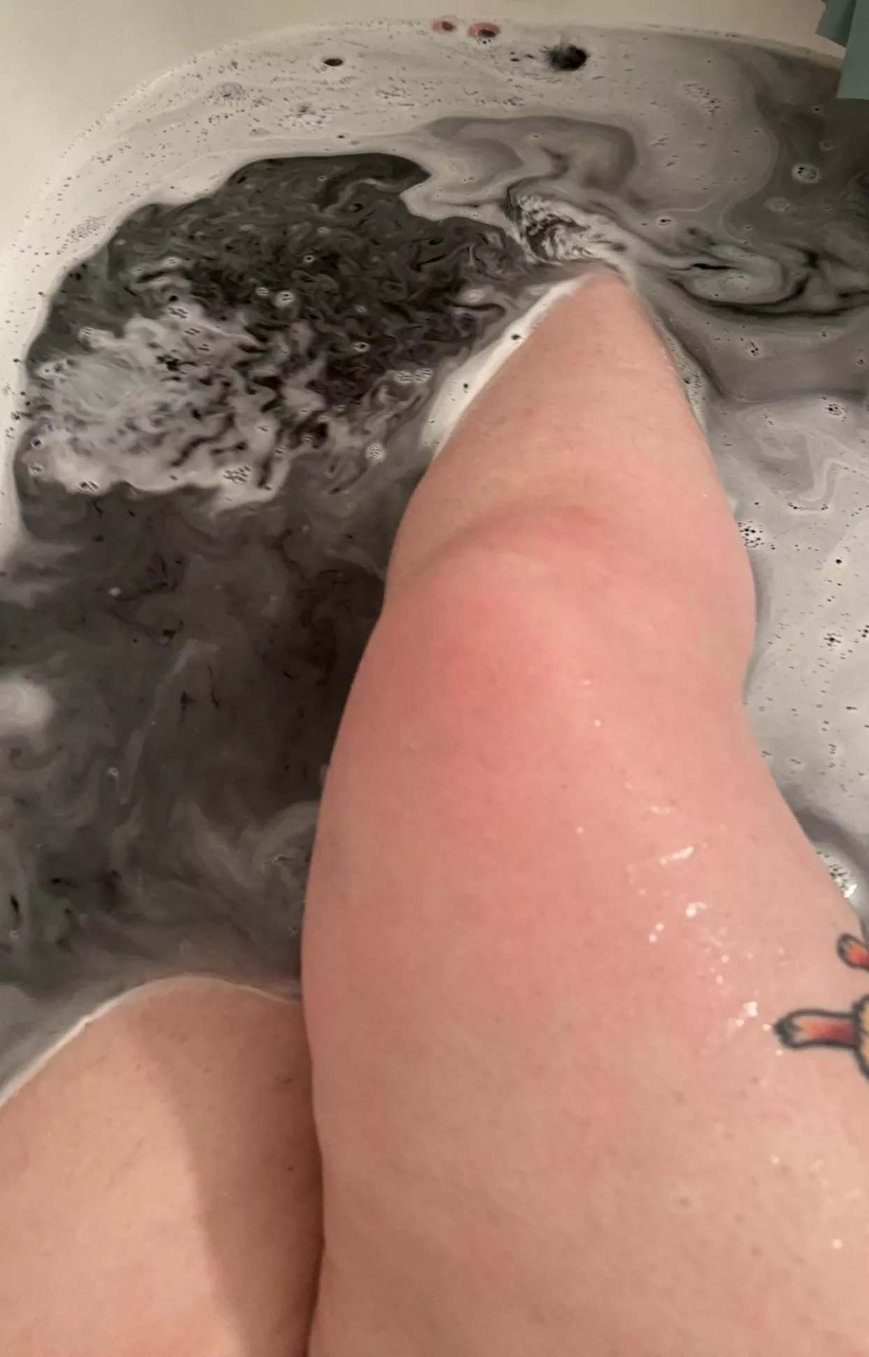 Beautiful black rose bath bomb