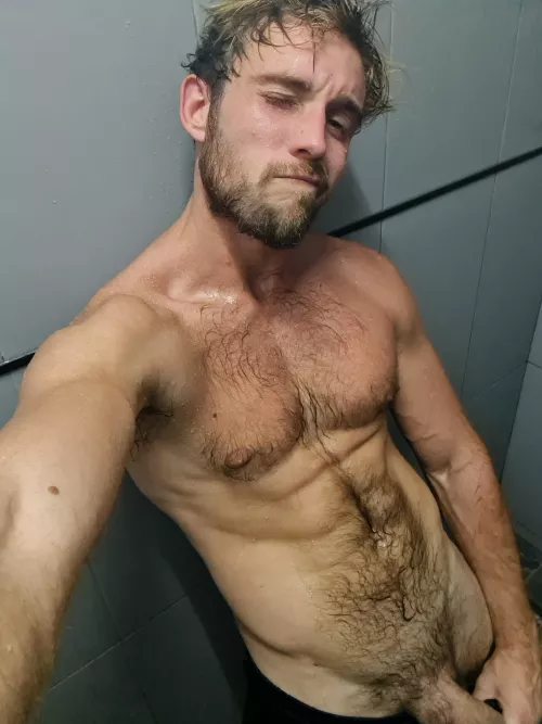 cheerssss. the shower time 🚿