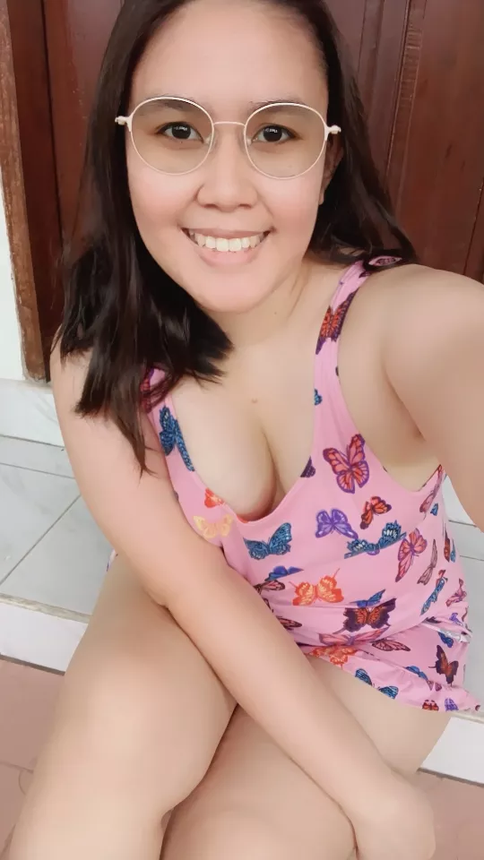 Chill in the balcony with me!