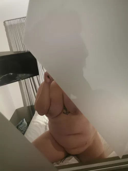 come fuck me in this hotel so I can watch you from this mirror