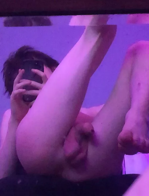 Come over and use me until i can’t move 💕💕 [19]