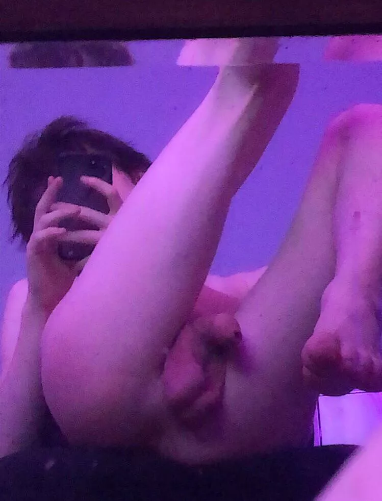 Come over and use me until i can’t move 💕💕 [19]