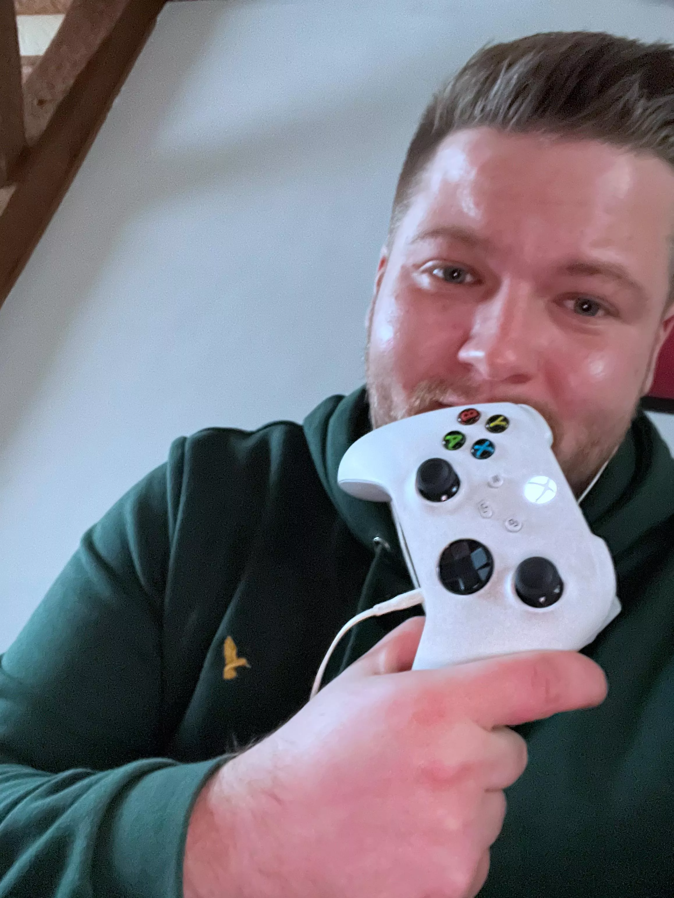 Currently playing COD MW2 & Hogwarts Legacy ☺️