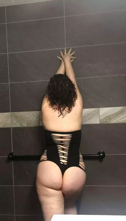 Do you like my 🍑?;)