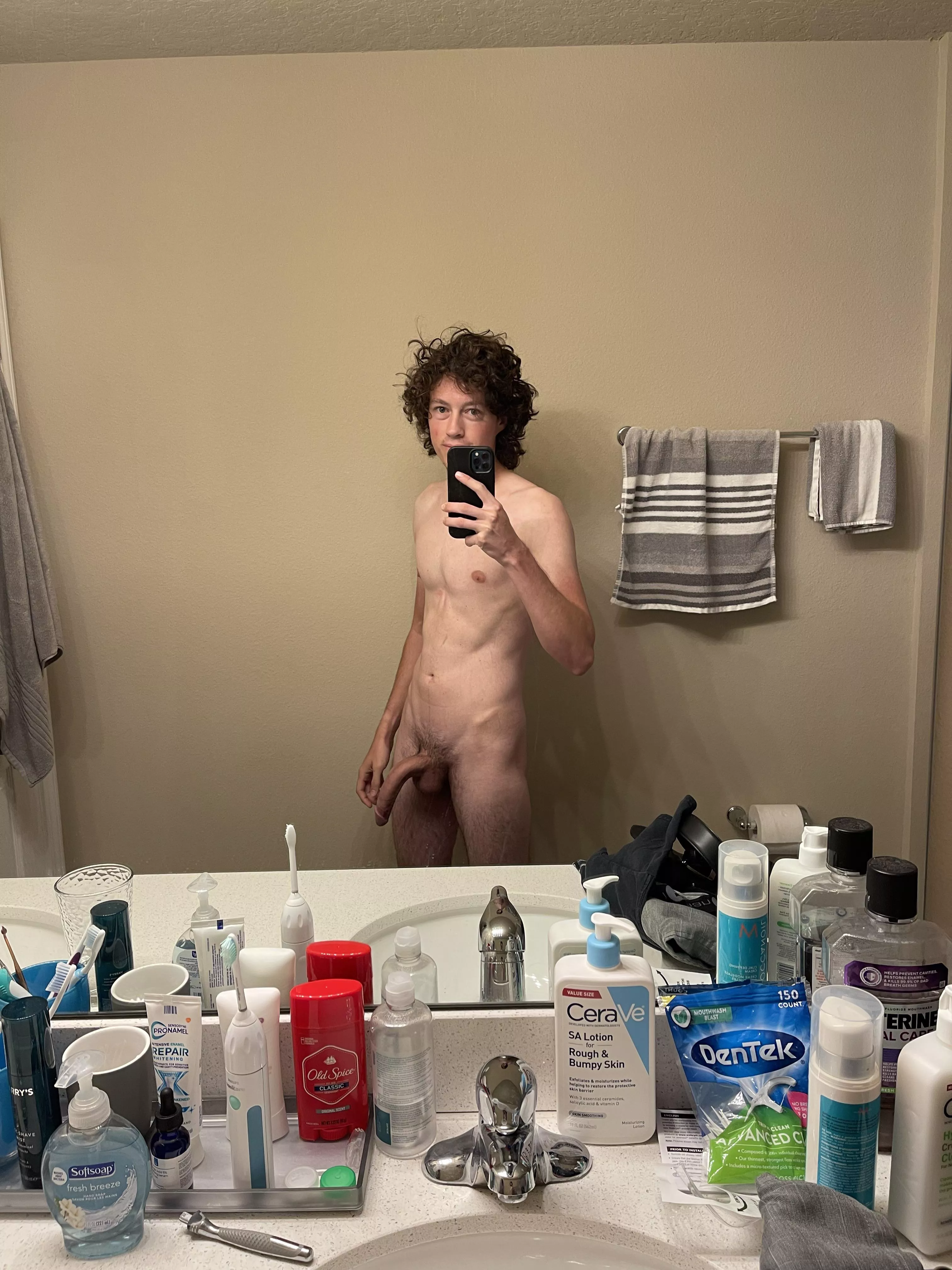 Don’t mind my bed head just give me some head in bed