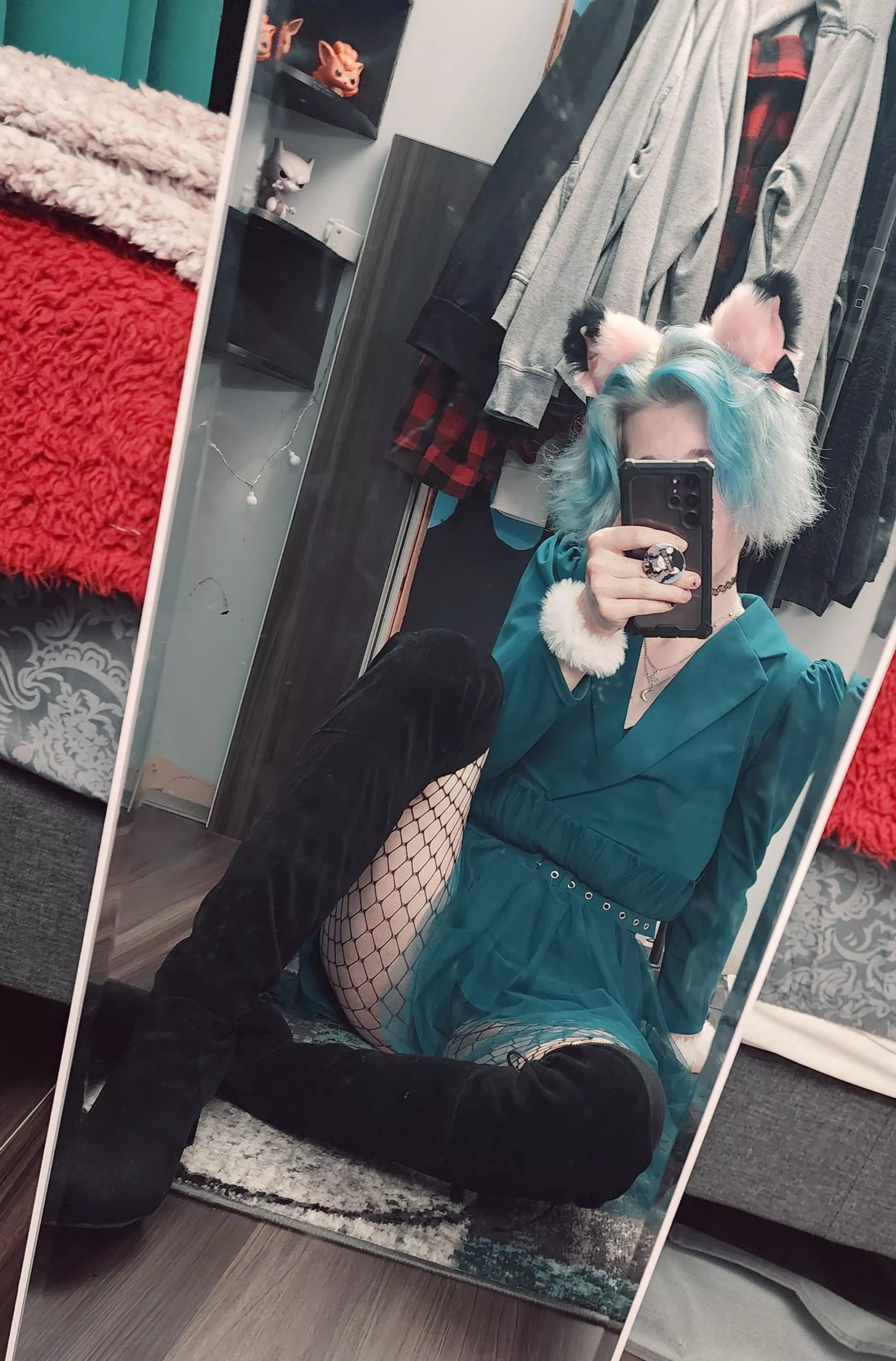 Excuse me were you seriously not going to give me headpats! 😡 I'm going to HR! 🚨