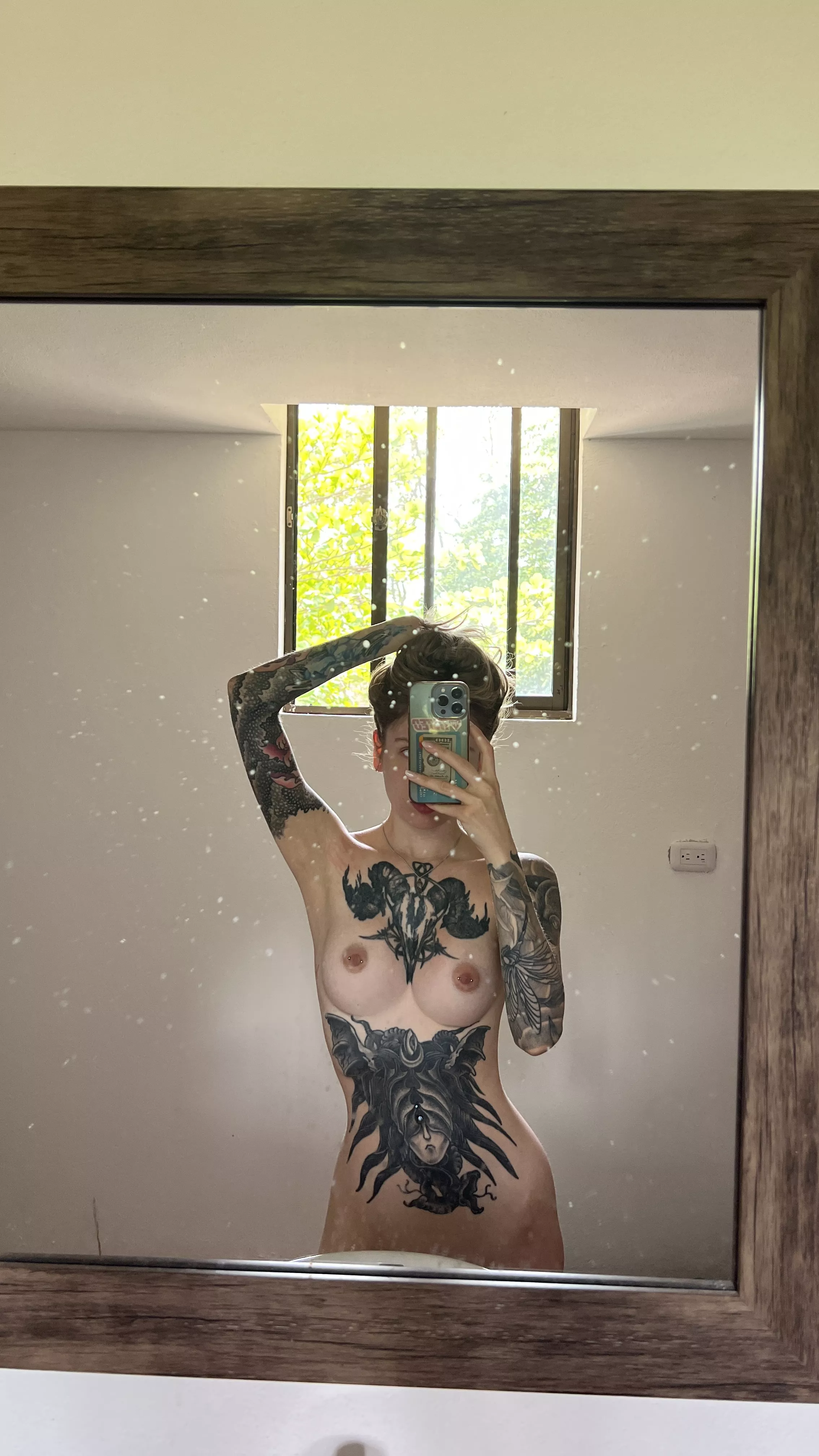 Felt like taking a sexy selfie