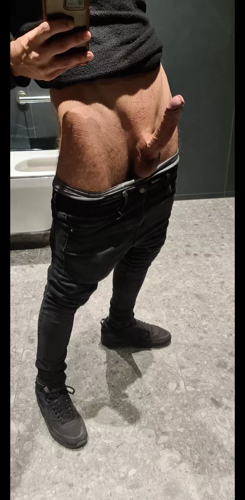 first time posting, and im a bit nervous so rate me i guess :)