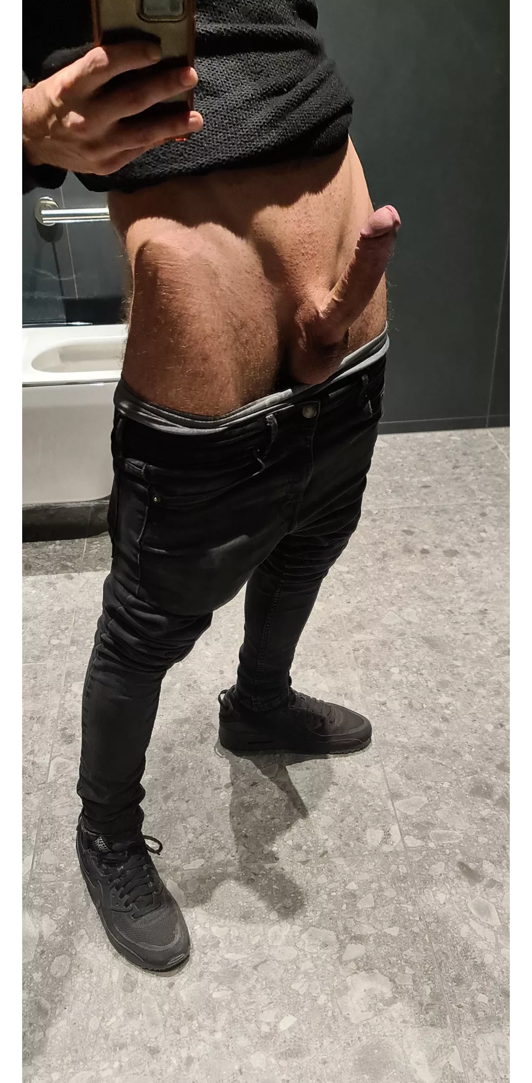 first time posting, and im a bit nervous so rate me i guess :)