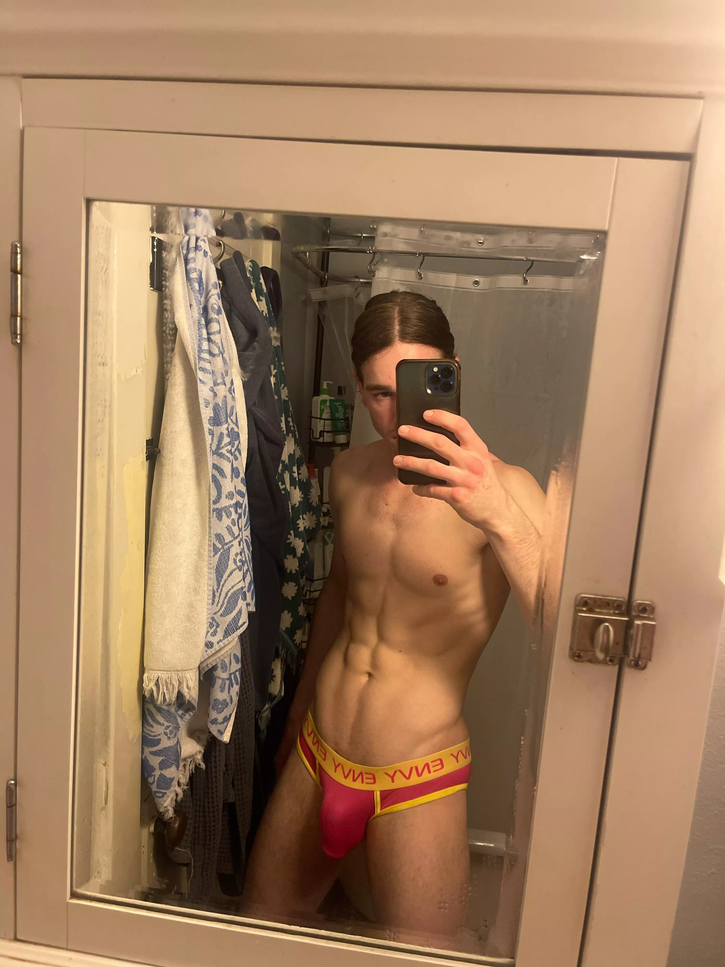 God damn I need a throat to fuck.