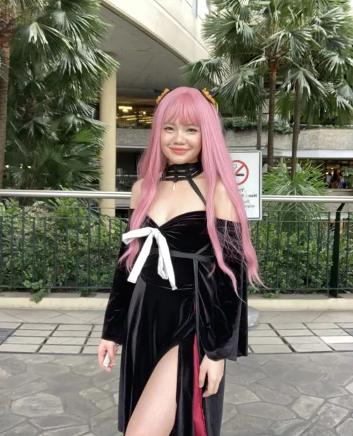 Grown up Anya Forger