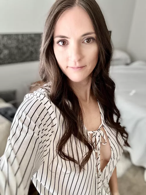 Happy Hump Day r/Braless!