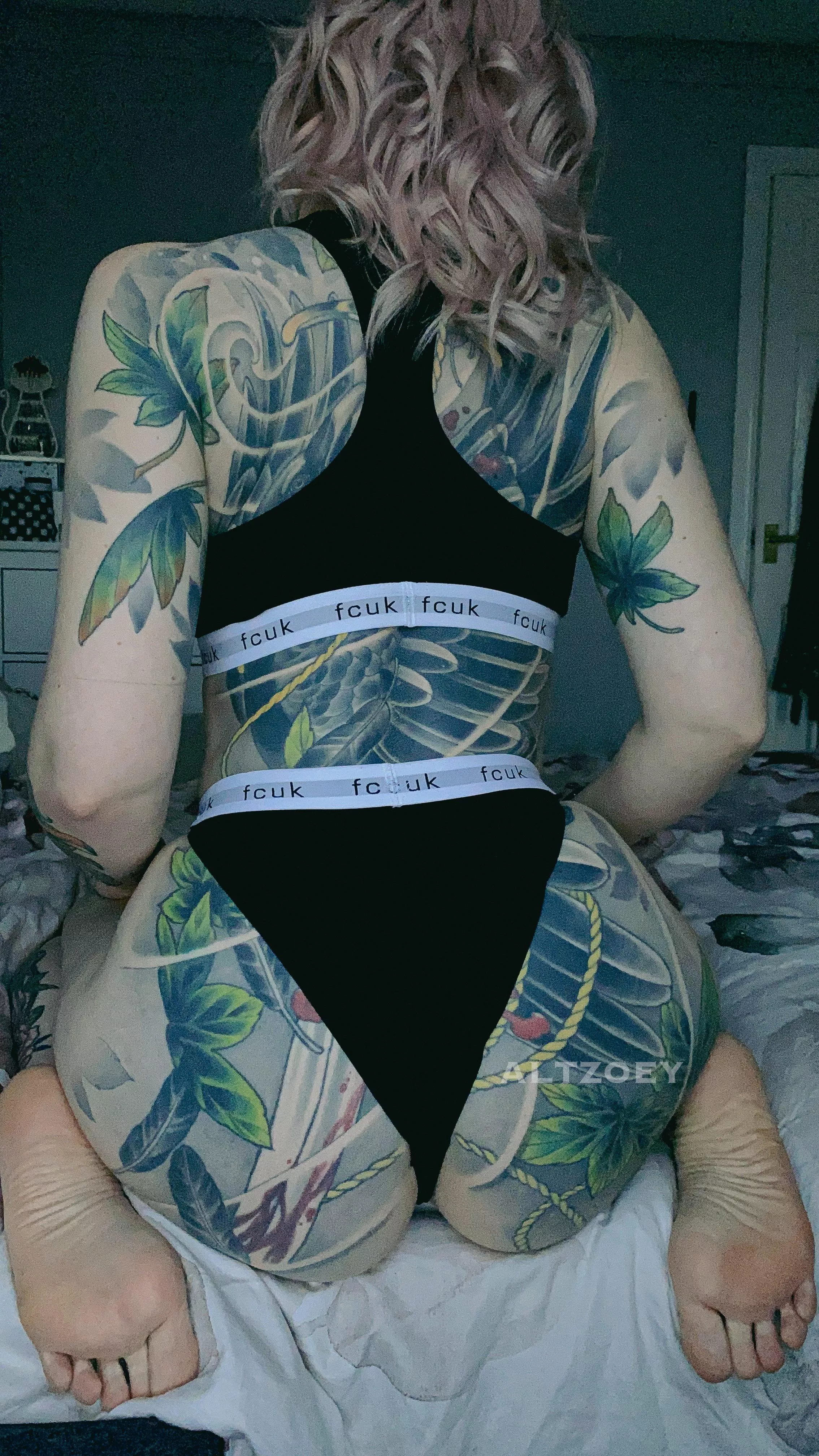 Happy (tattooed) hump day 💋