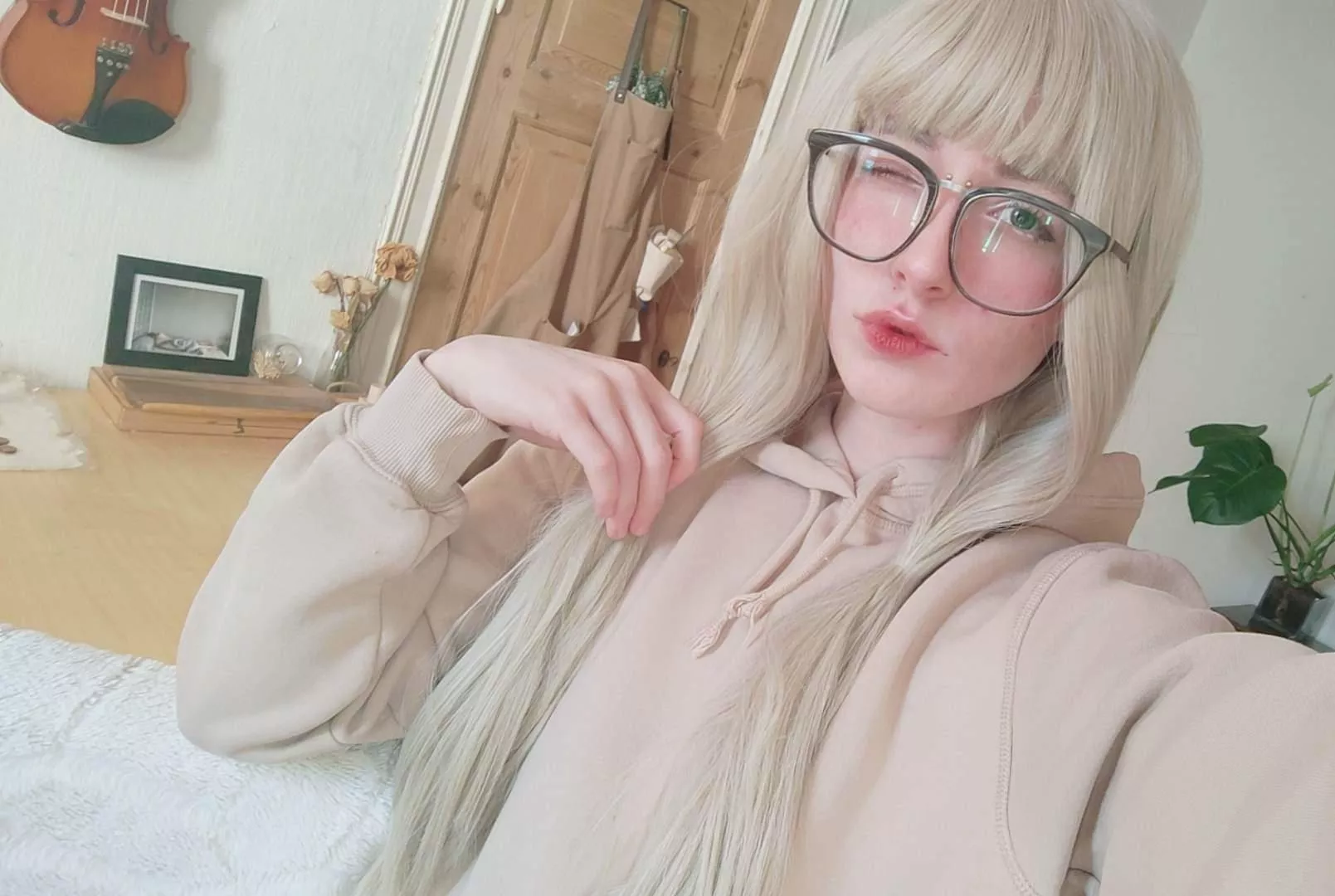 H-how did i do>×< god this wig looks worse inrl but welp