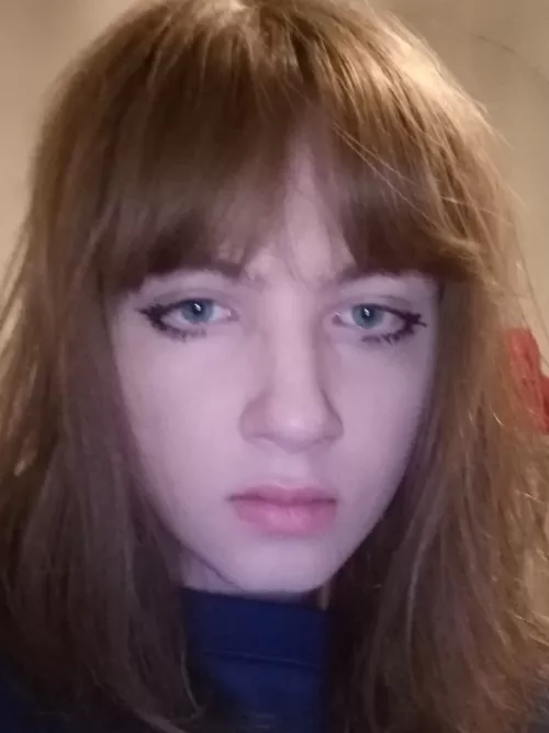 hii tried going full out with the make up