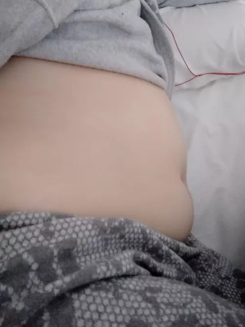 I had lunch and a bag of chips but I'm still hungry and my belly still remembers the meal I had yesterday 🥴