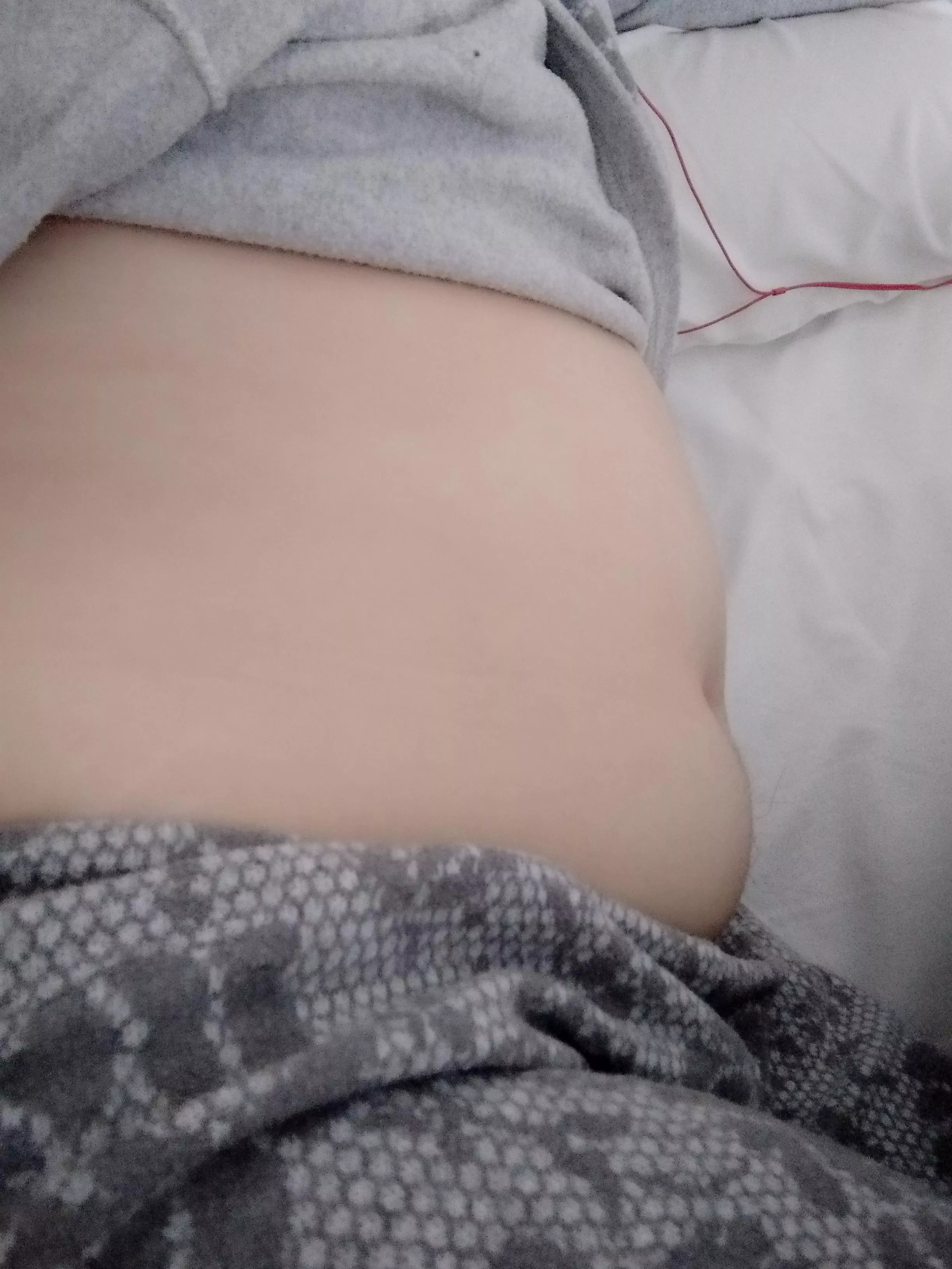 I had lunch and a bag of chips but I'm still hungry and my belly still remembers the meal I had yesterday 🥴