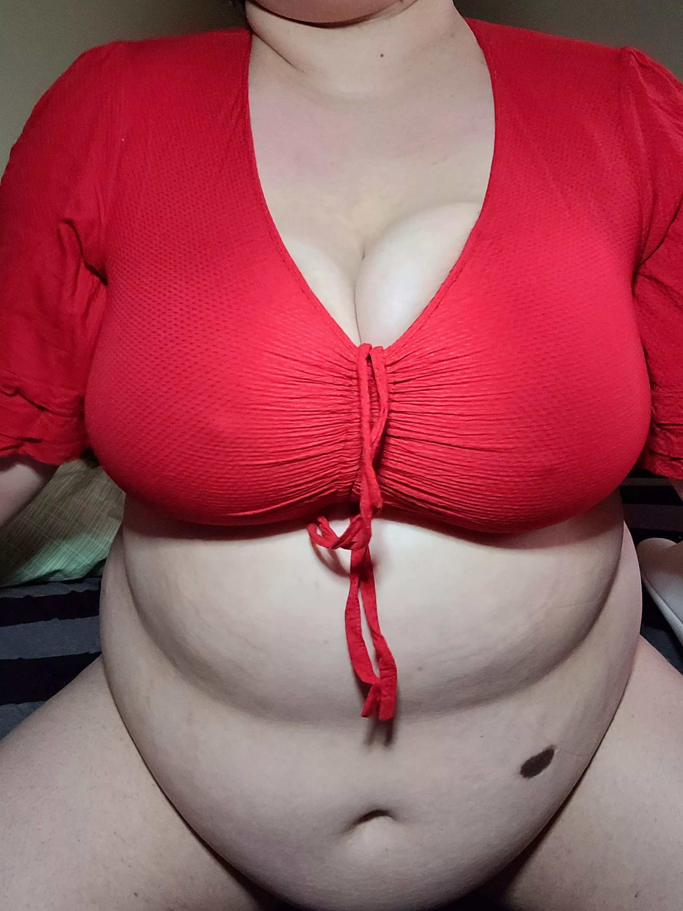 I need to be tit fucked in this top ❤️