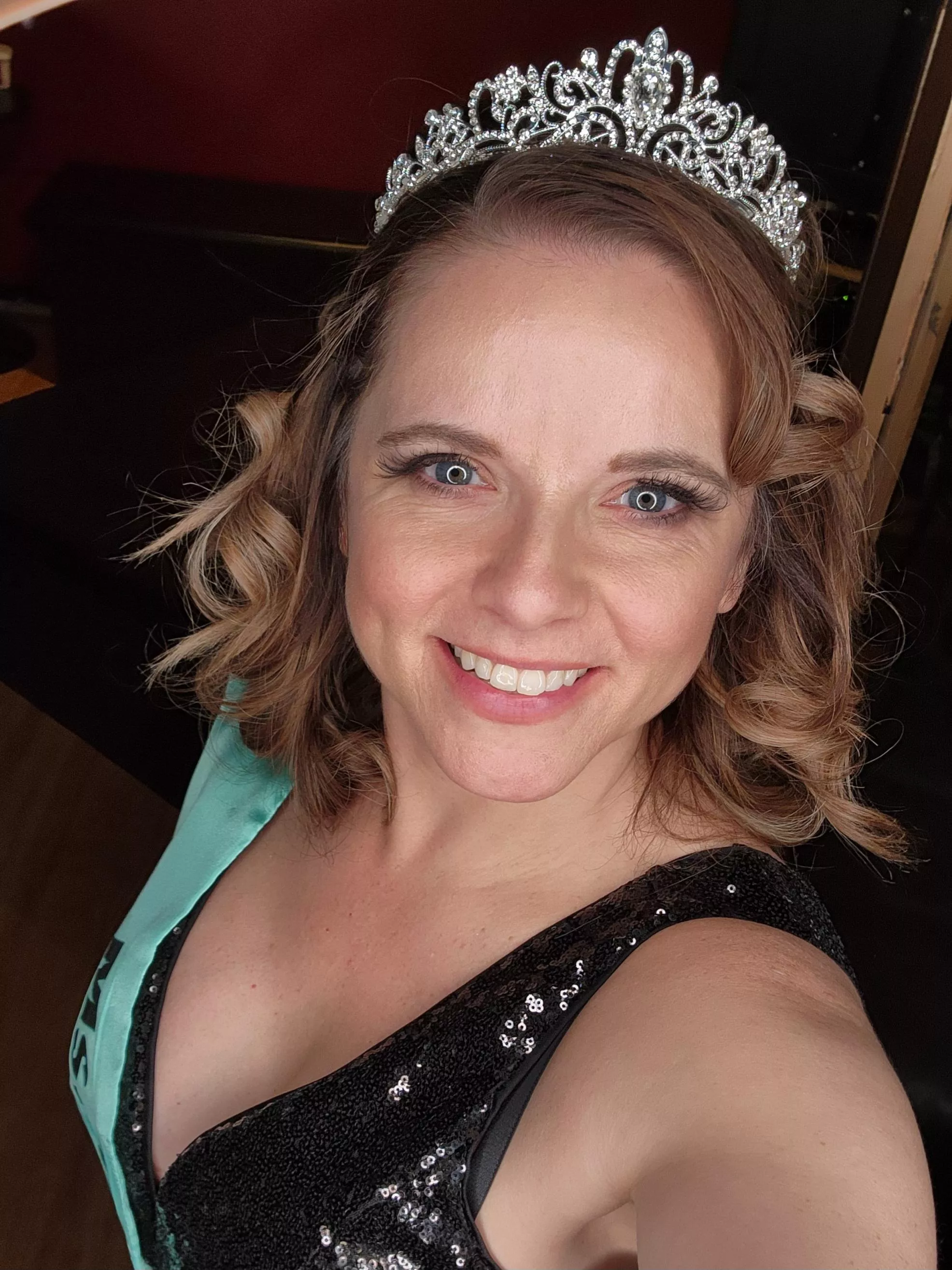 i won first place in the pageant!! gonna celebrate with some victory sex!!