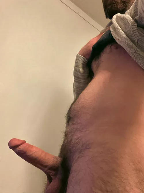 I’d love to see your grip around my cock