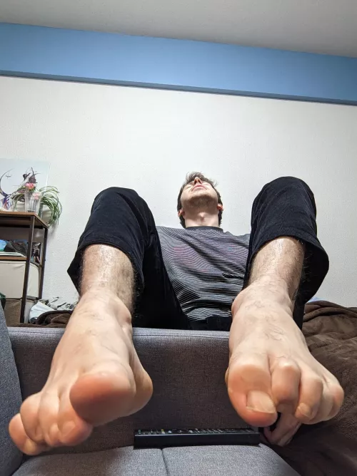 Imagine all the fun you could have with these toes 😈