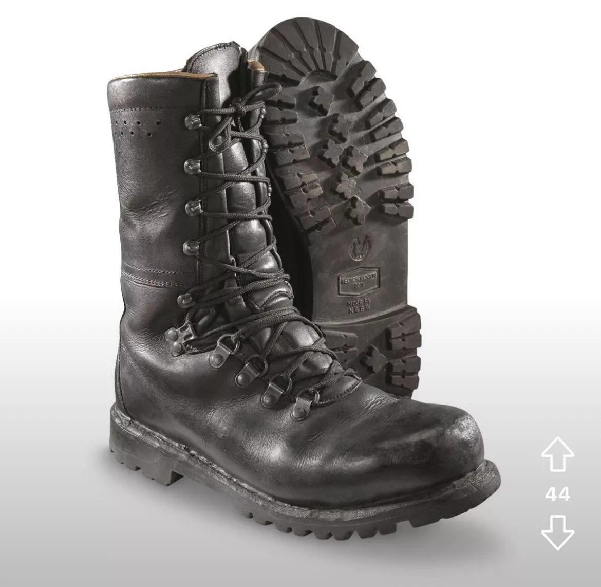 Is there a civilian equivalent of these Austrian para boots?
