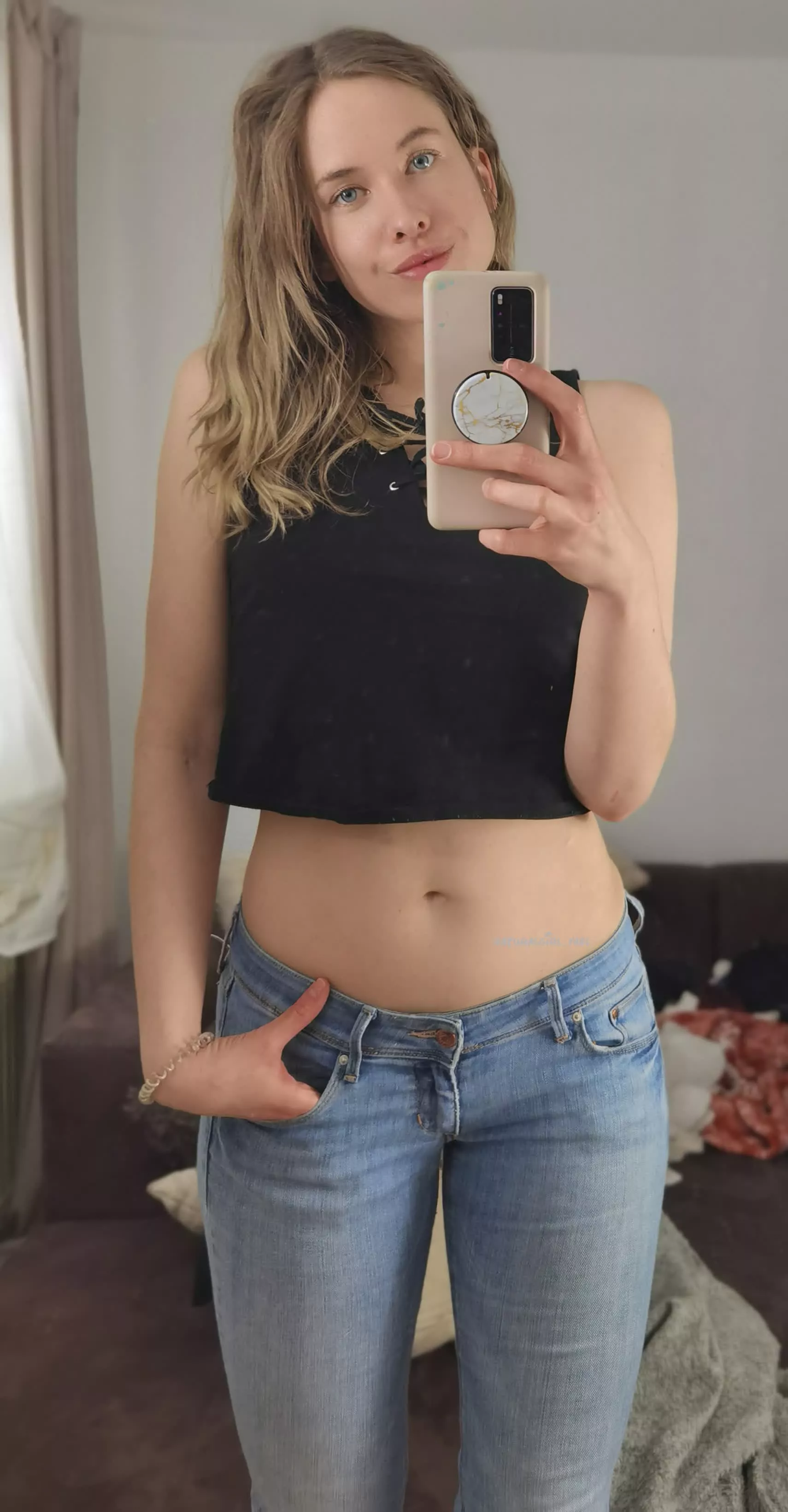Jeans with crop top
